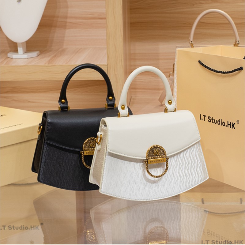 Interior Design Elegant - Light luxury brand women's handbag 2024